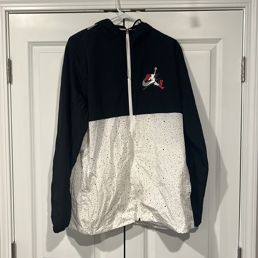 Jordan Jumpman Classics
Windwear Jacket - Men's